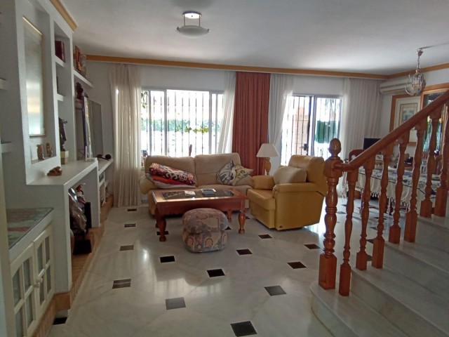 5 Bedrooms Townhouse in Marbella