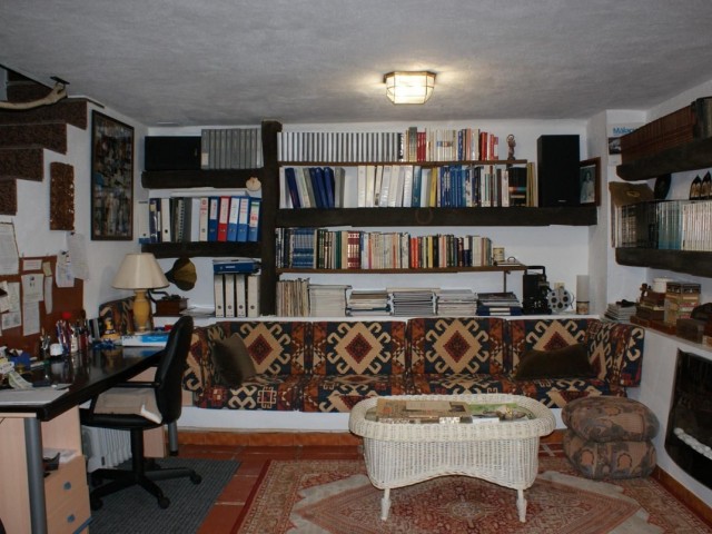 5 Bedrooms Townhouse in Marbella