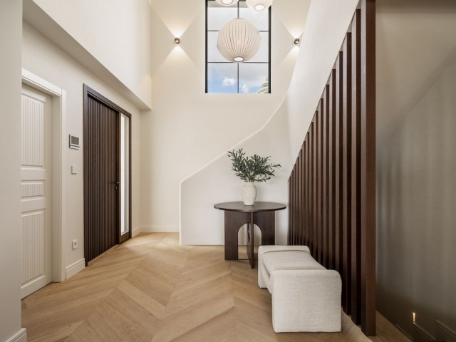 Villa avec 5 Chambres  à Nueva Andalucía