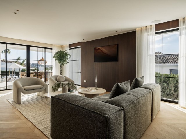 Villa avec 5 Chambres  à Nueva Andalucía