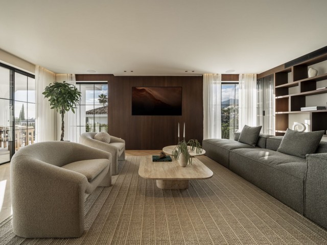 Villa avec 5 Chambres  à Nueva Andalucía