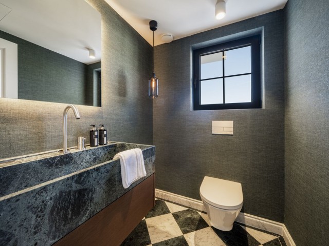 Villa avec 5 Chambres  à Nueva Andalucía