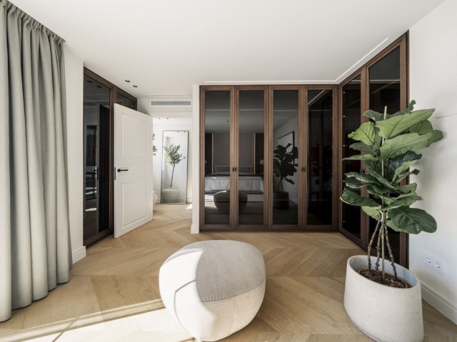 Villa avec 5 Chambres  à Nueva Andalucía