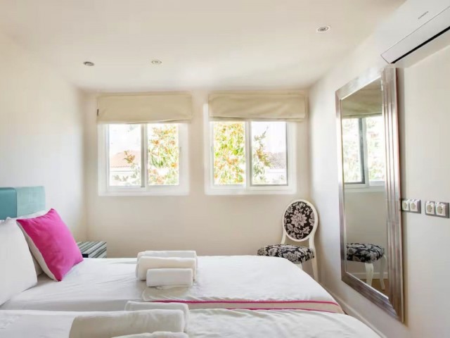 5 Bedrooms Townhouse in Nueva Andalucía