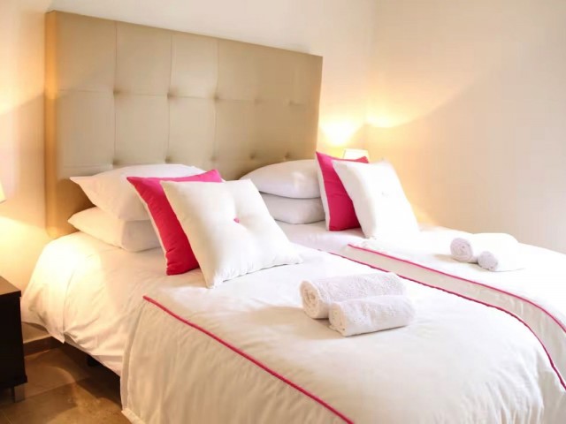 5 Bedrooms Townhouse in Nueva Andalucía