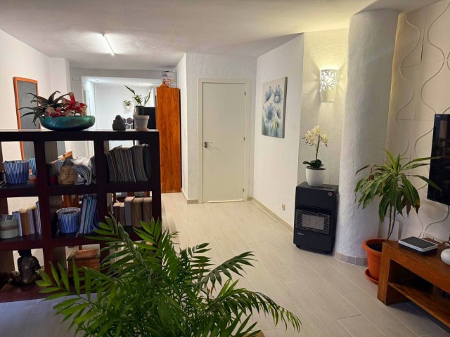 4 Bedrooms Apartment in Calahonda