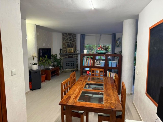 4 Bedrooms Apartment in Calahonda