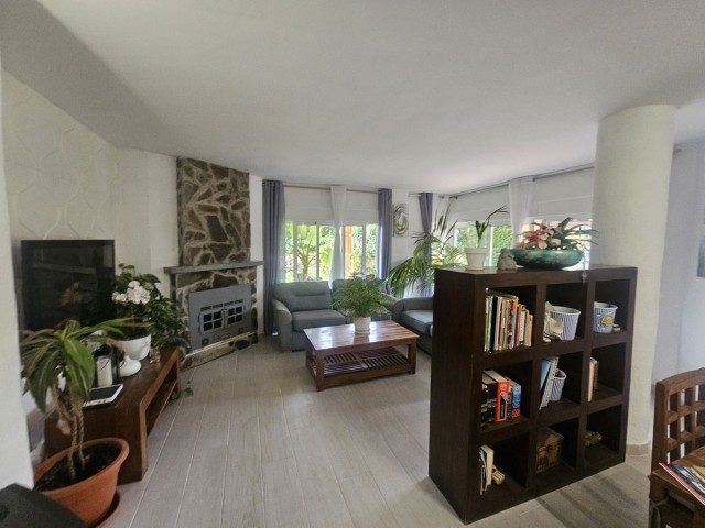 4 Bedrooms Apartment in Calahonda