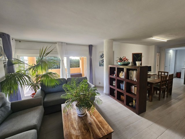 4 Bedrooms Apartment in Calahonda