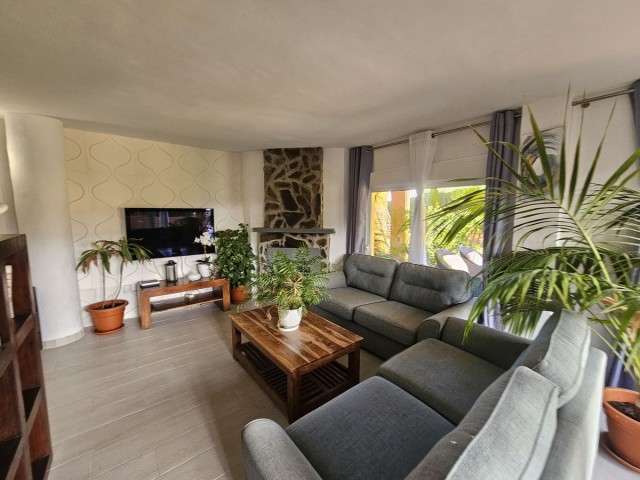 4 Bedrooms Apartment in Calahonda