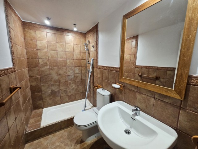 4 Bedrooms Apartment in Calahonda