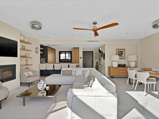 5 Bedrooms Townhouse in Benahavís