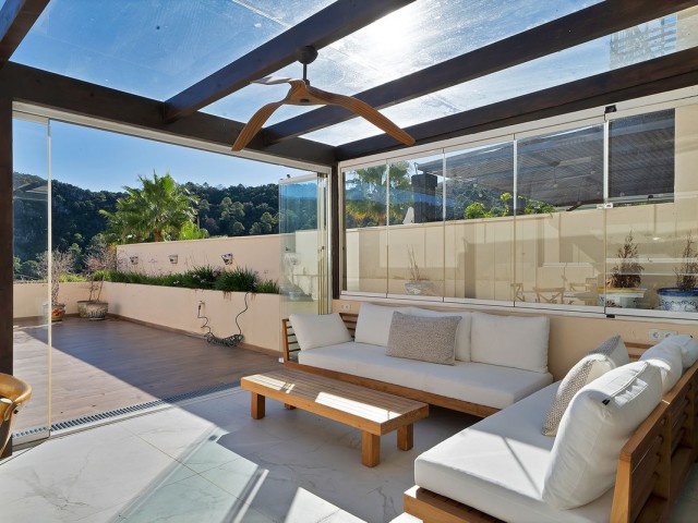 5 Bedrooms Townhouse in Benahavís