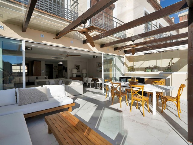 5 Bedrooms Townhouse in Benahavís