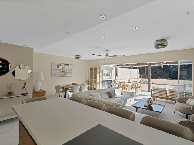 5 Bedrooms Townhouse in Benahavís