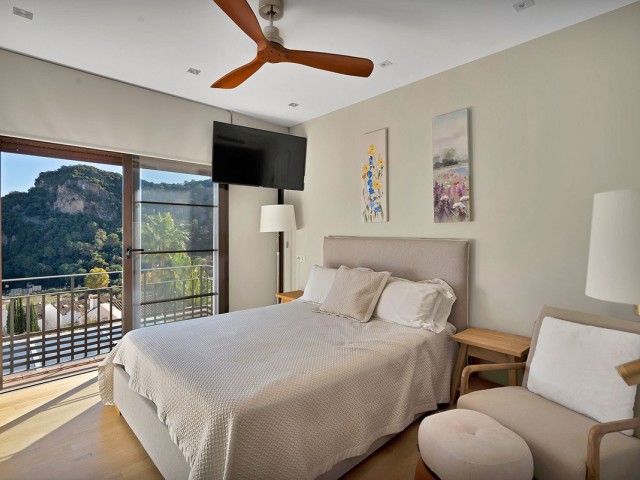 5 Bedrooms Townhouse in Benahavís