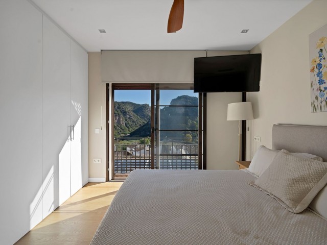 5 Bedrooms Townhouse in Benahavís