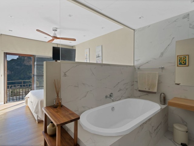 5 Bedrooms Townhouse in Benahavís