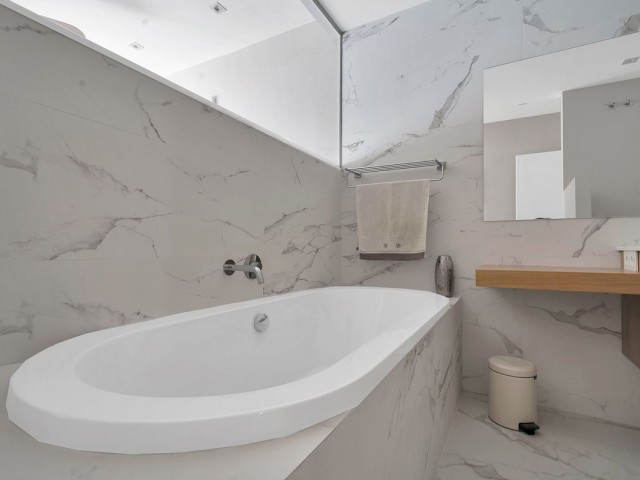 5 Bedrooms Townhouse in Benahavís