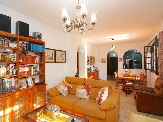 2 Bedrooms Apartment in Fuengirola