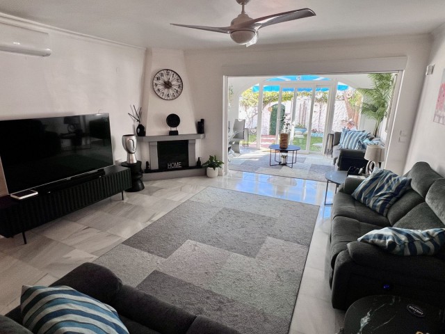 3 Bedrooms Townhouse in El Paraiso