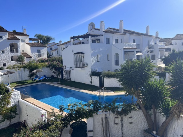 3 Bedrooms Townhouse in El Paraiso