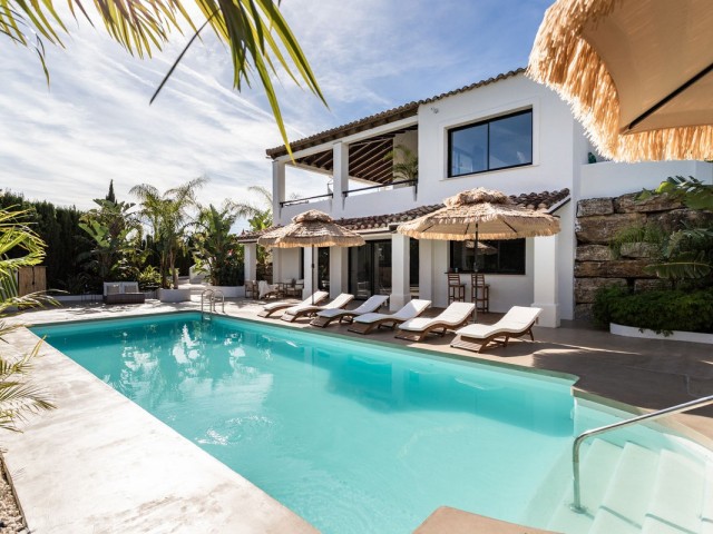 4 Bedrooms Villa in Benalmadena Costa