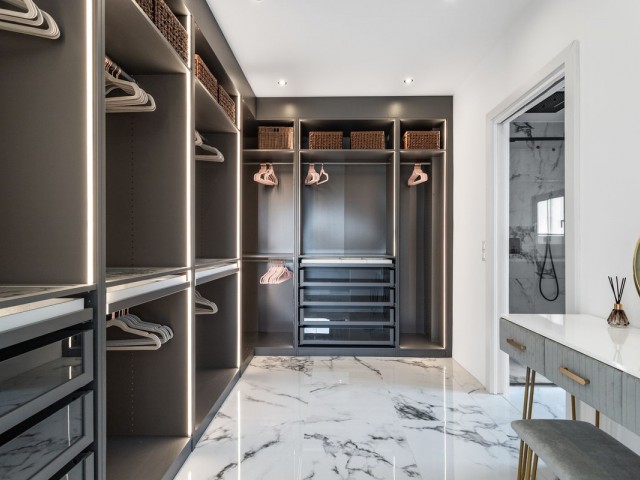 4 Bedrooms Villa in Benalmadena Costa