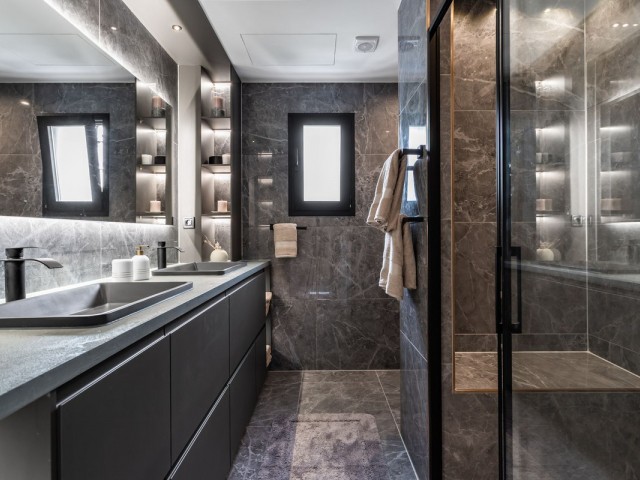 4 Bedrooms Villa in Benalmadena Costa