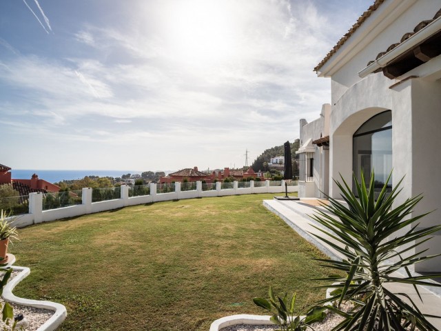 4 Bedrooms Villa in Benalmadena Costa