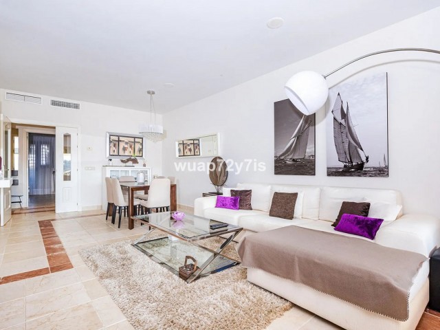 2 Bedrooms Apartment in Estepona