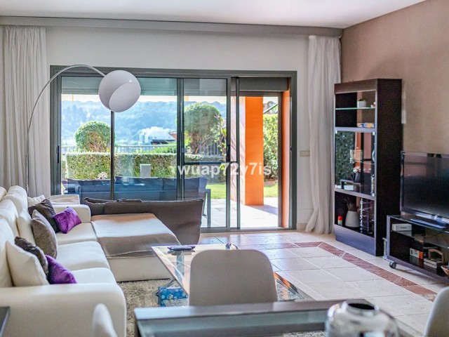 2 Bedrooms Apartment in Estepona