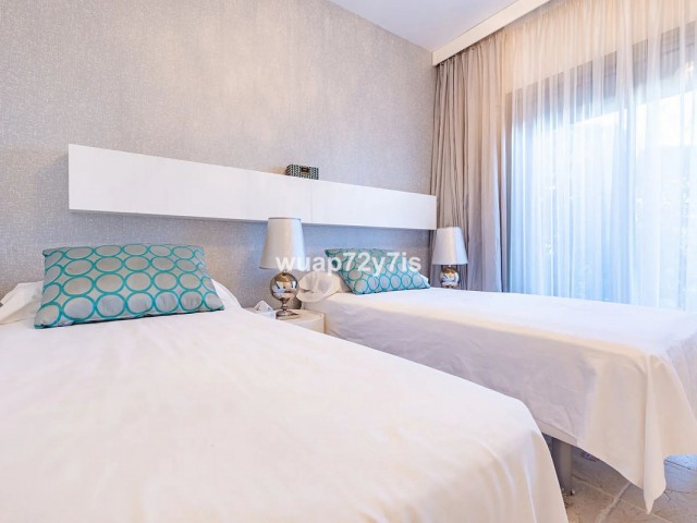 2 Bedrooms Apartment in Estepona