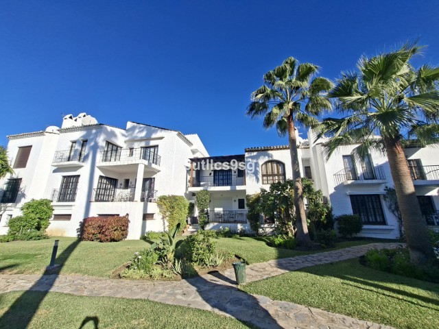 3 Bedrooms Apartment in Nueva Andalucía