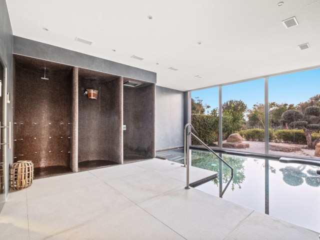 2 Bedrooms Apartment in Estepona