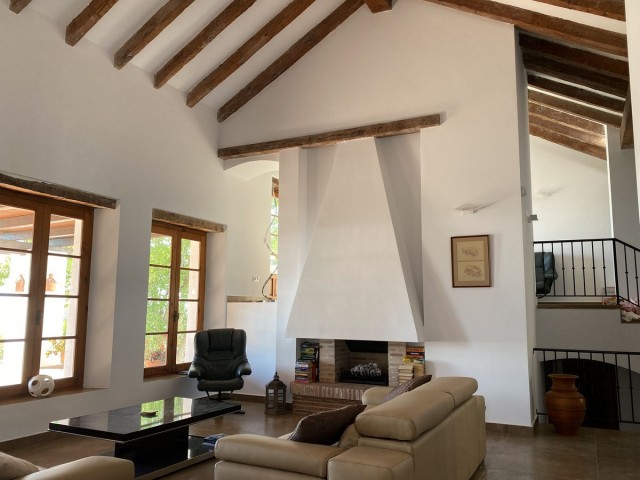 4 Bedrooms Villa in Mijas