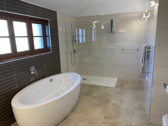 4 Bedrooms Villa in Mijas