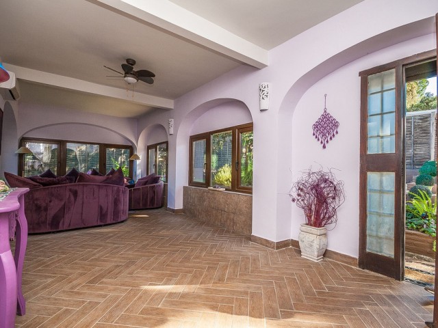 Villa avec 5 Chambres  à Elviria