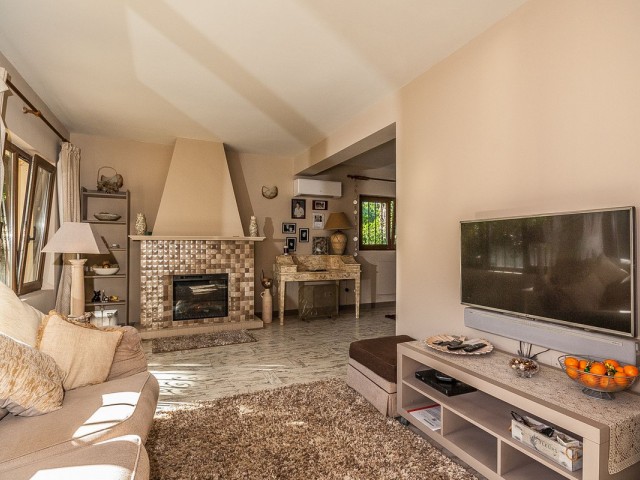 Villa avec 5 Chambres  à Elviria