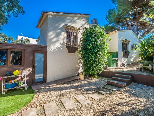 Villa avec 5 Chambres  à Elviria