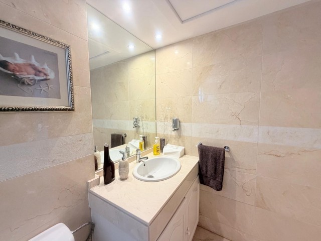 Appartement avec 3 Chambres  à Marbella