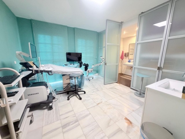 Appartement avec 3 Chambres  à Marbella