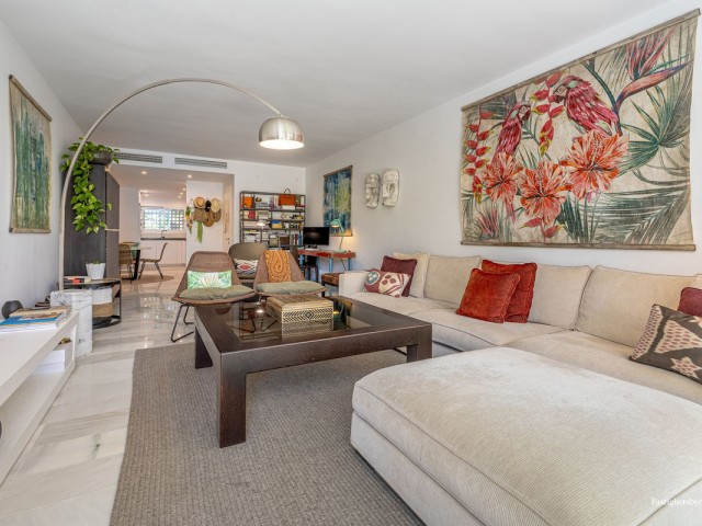 2 Bedrooms Apartment in Estepona