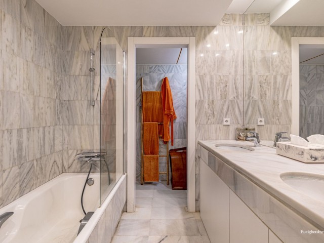 2 Bedrooms Apartment in Estepona