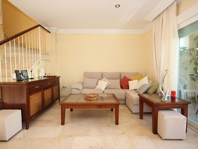 Reihenhaus, El Rosario, R5232454