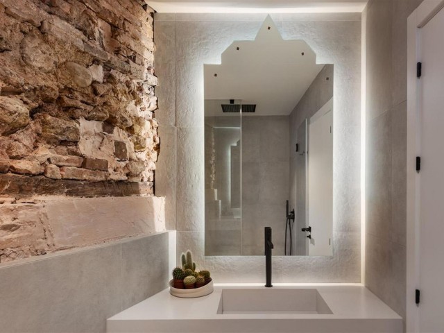 5 Bedrooms Townhouse in Marbella