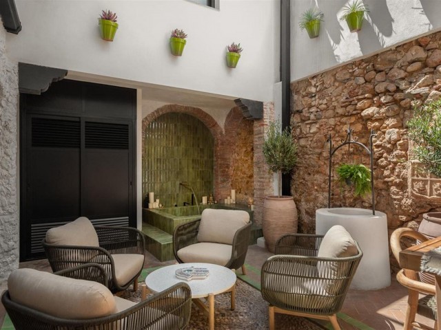 5 Bedrooms Townhouse in Marbella