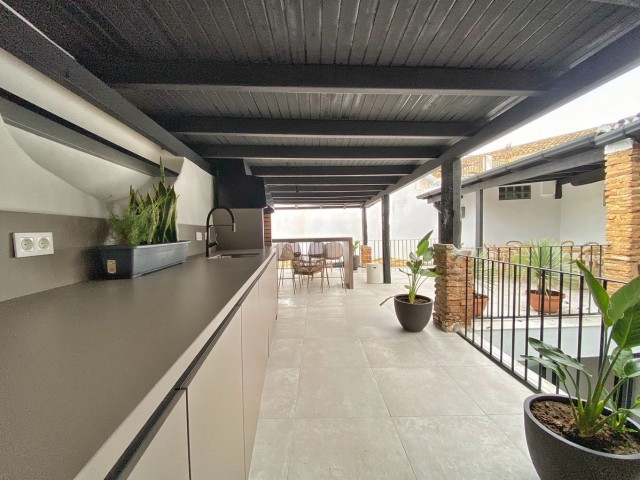 5 Bedrooms Townhouse in Marbella