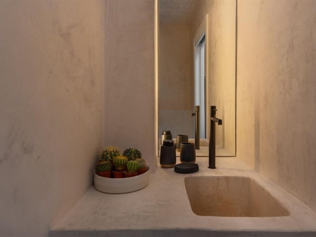 5 Bedrooms Townhouse in Marbella