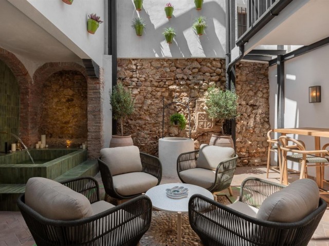 5 Bedrooms Townhouse in Marbella